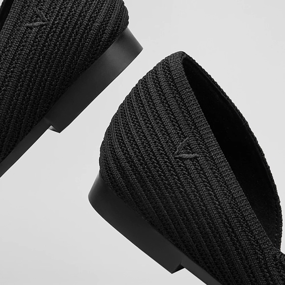 Vivaia Black Melia Pointed-Toe Striped Flat. Size 38/US 7-7.5. - Picture 5 of 15